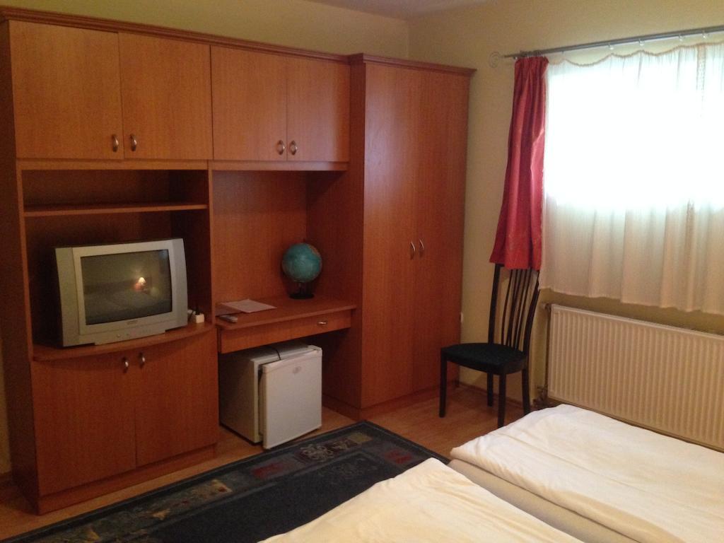 Juhasz Fogado Bed & Breakfast Fonyód Стая снимка