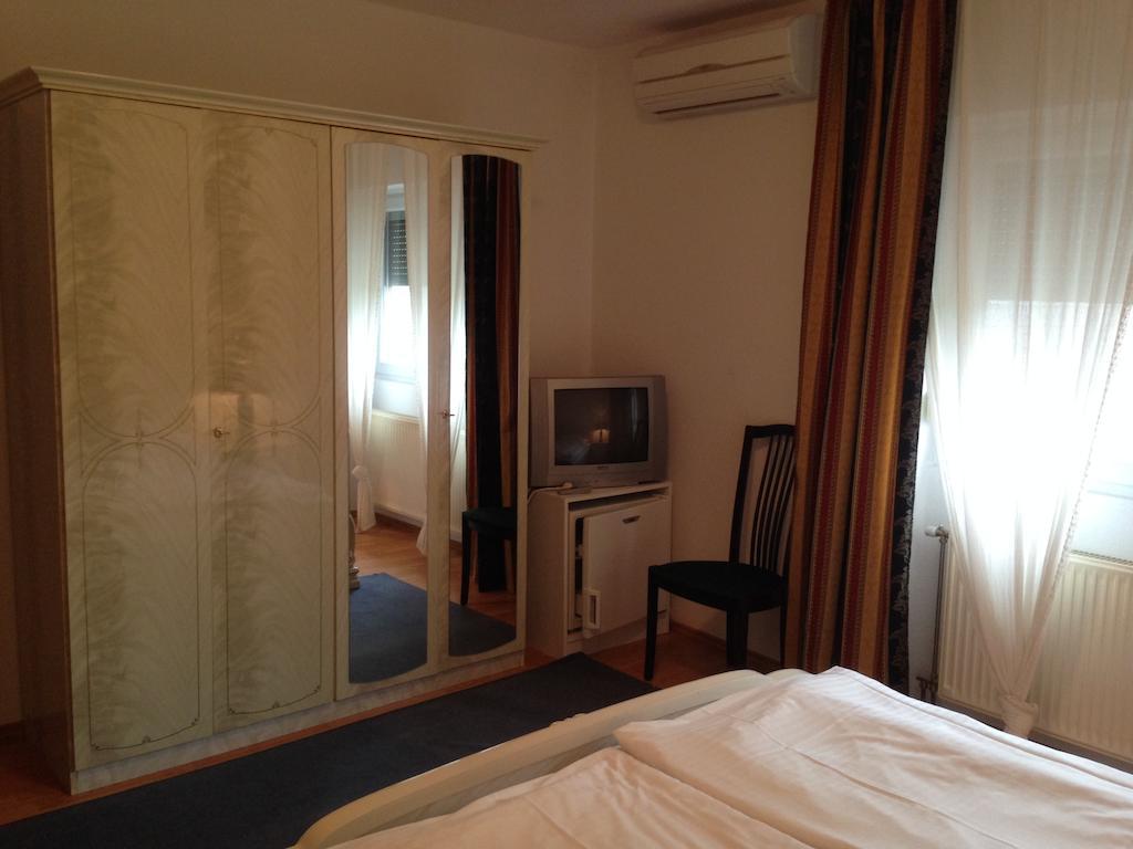 Juhasz Fogado Bed & Breakfast Fonyód Стая снимка