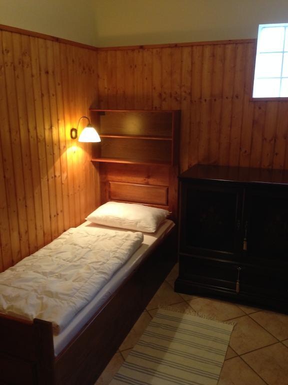 Juhasz Fogado Bed & Breakfast Fonyód Стая снимка
